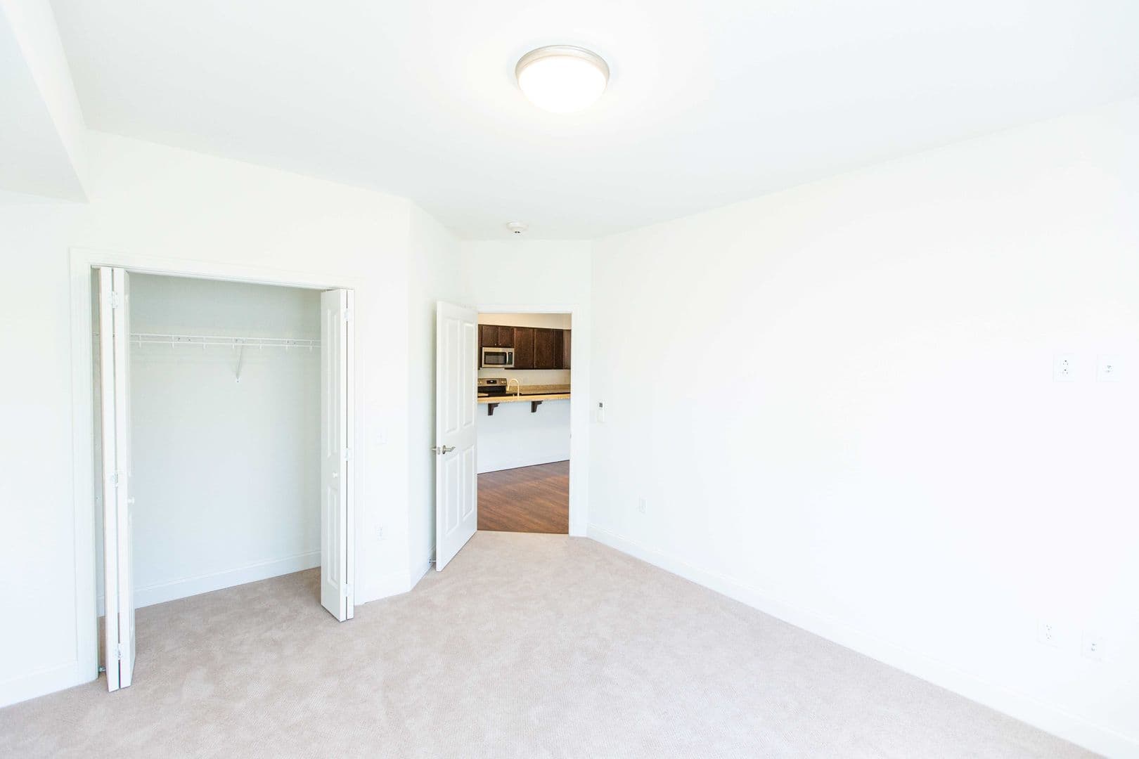 Burlington Apartment: 181 Winterberry Lane