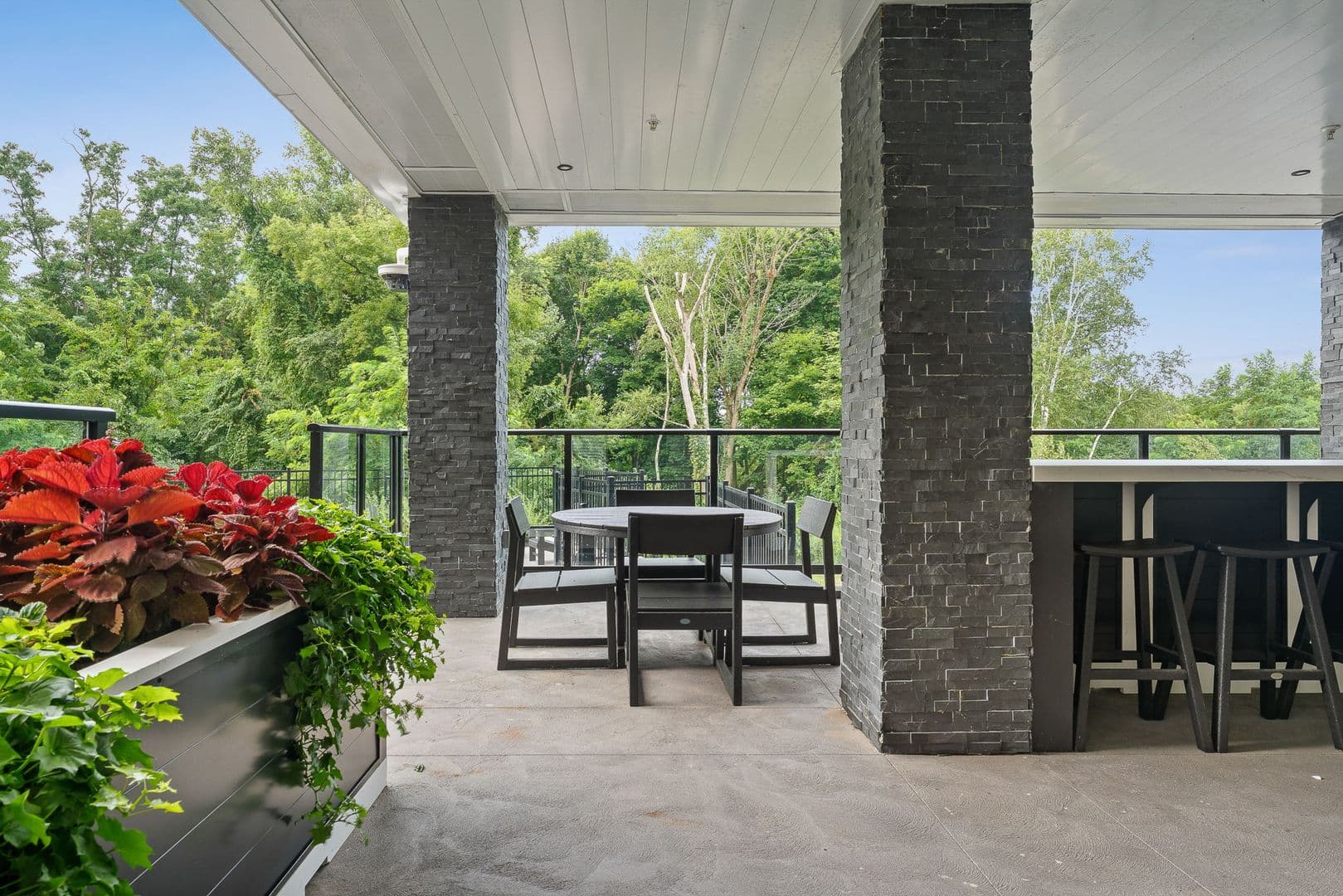Burlington Apartment: 125 Cambrian Way