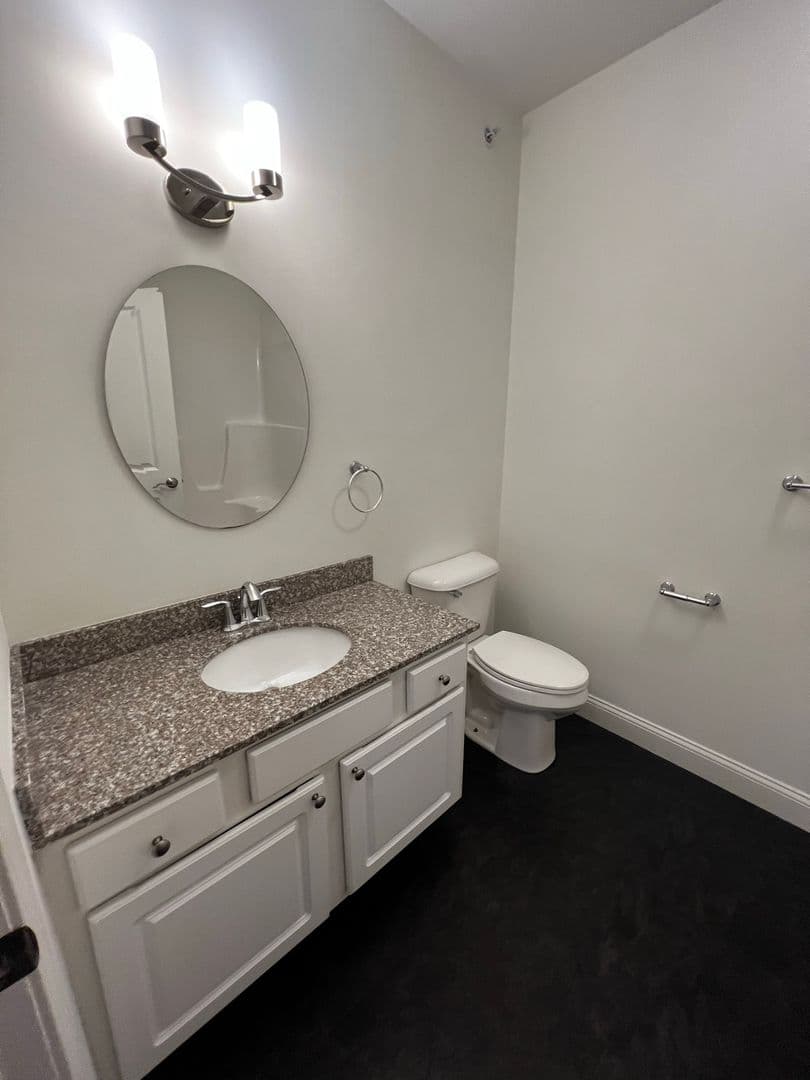 Burlington Apartment: 181 Winterberry Lane