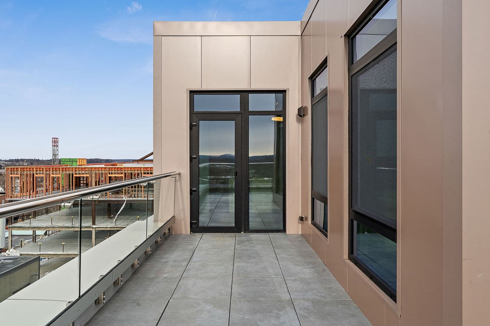 Burlington Apartment: 140 Bank Street