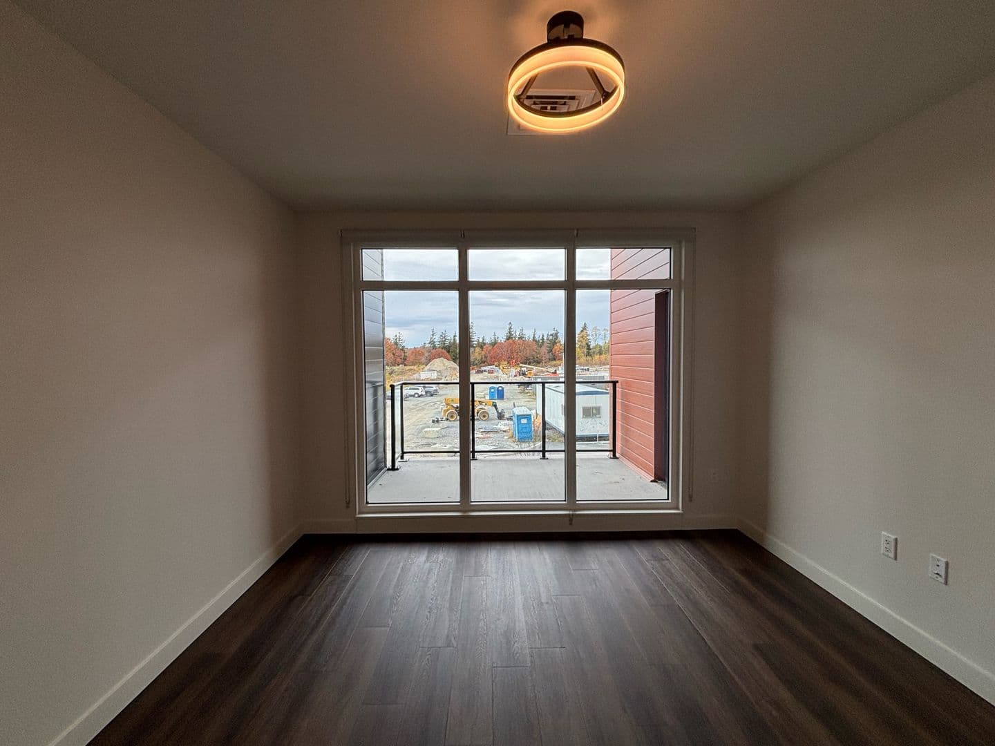 Burlington Apartment: 125 Cambrian Way