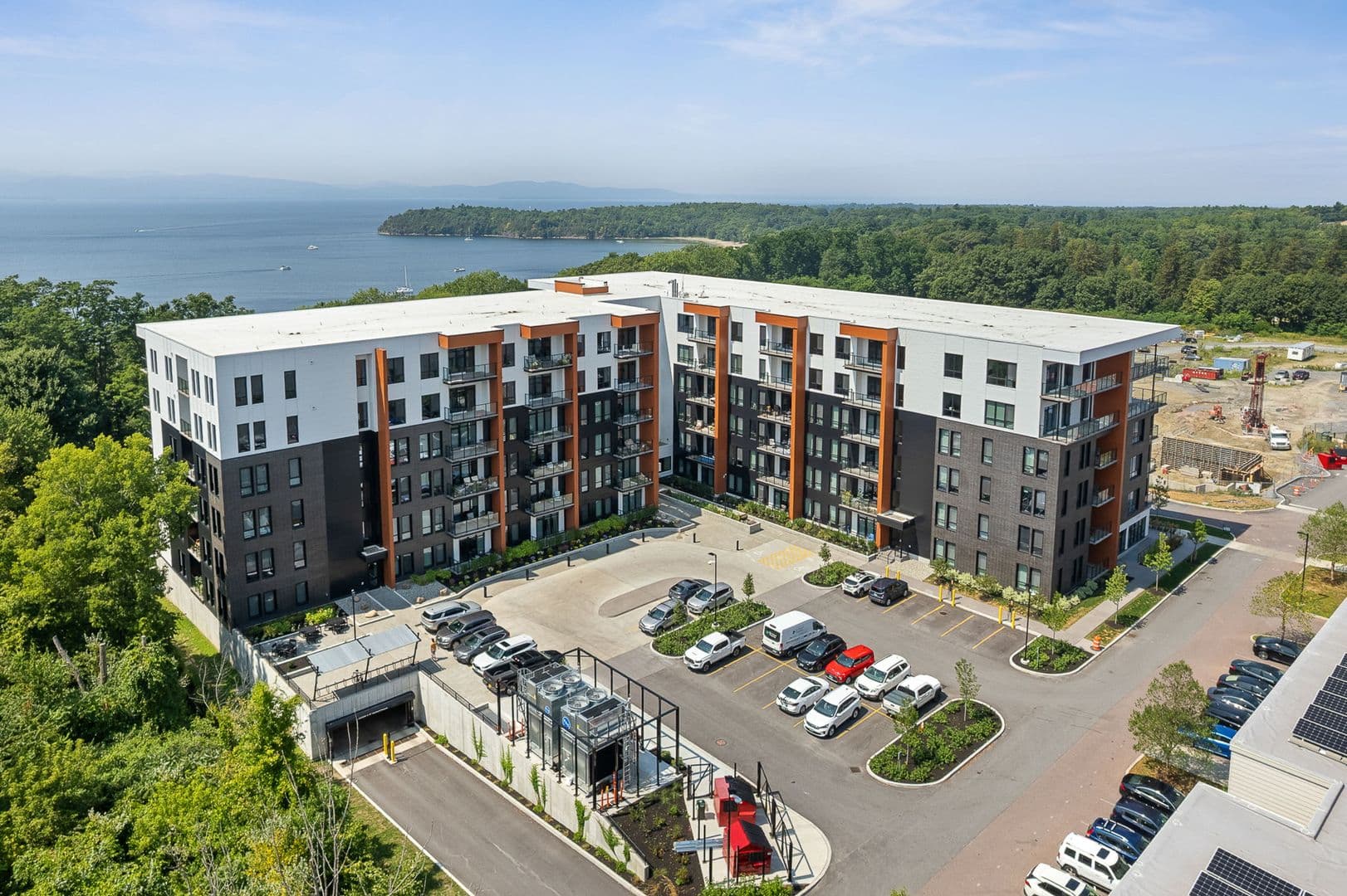 Burlington Apartment: 125 Cambrian Way