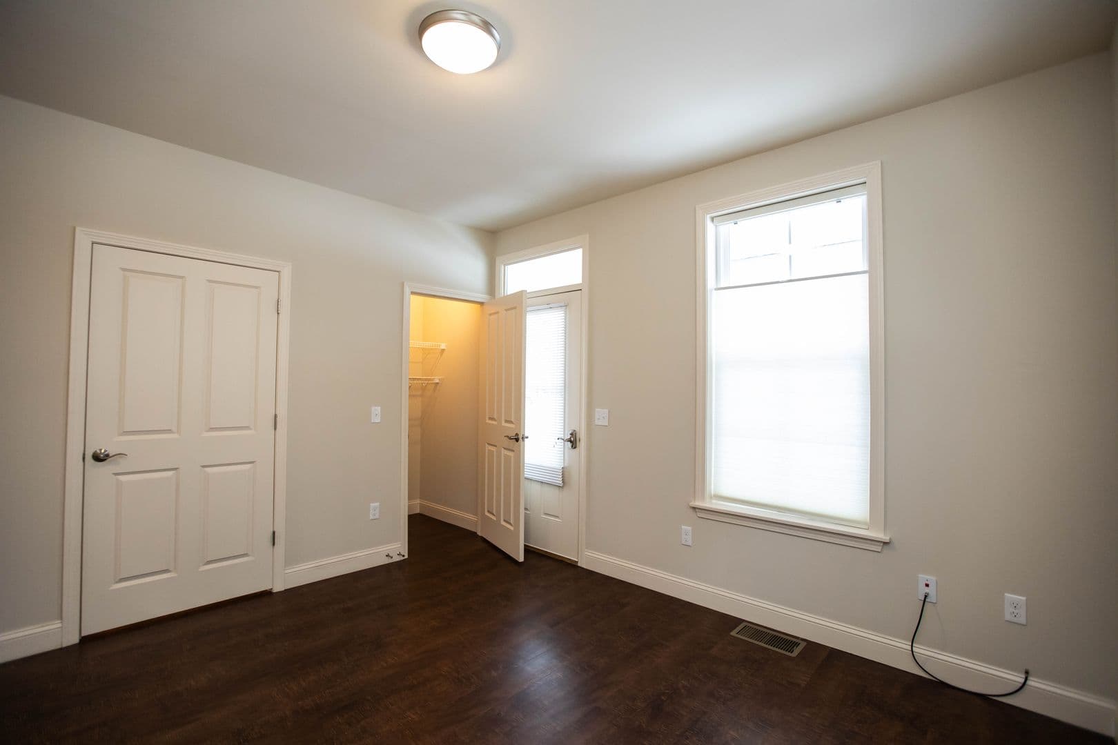 Burlington Apartment: 228 Bayberry Circle