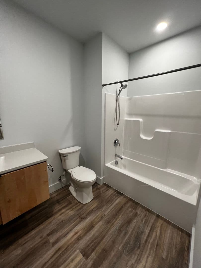 Colchester Apartment: 121 Shea Drive
