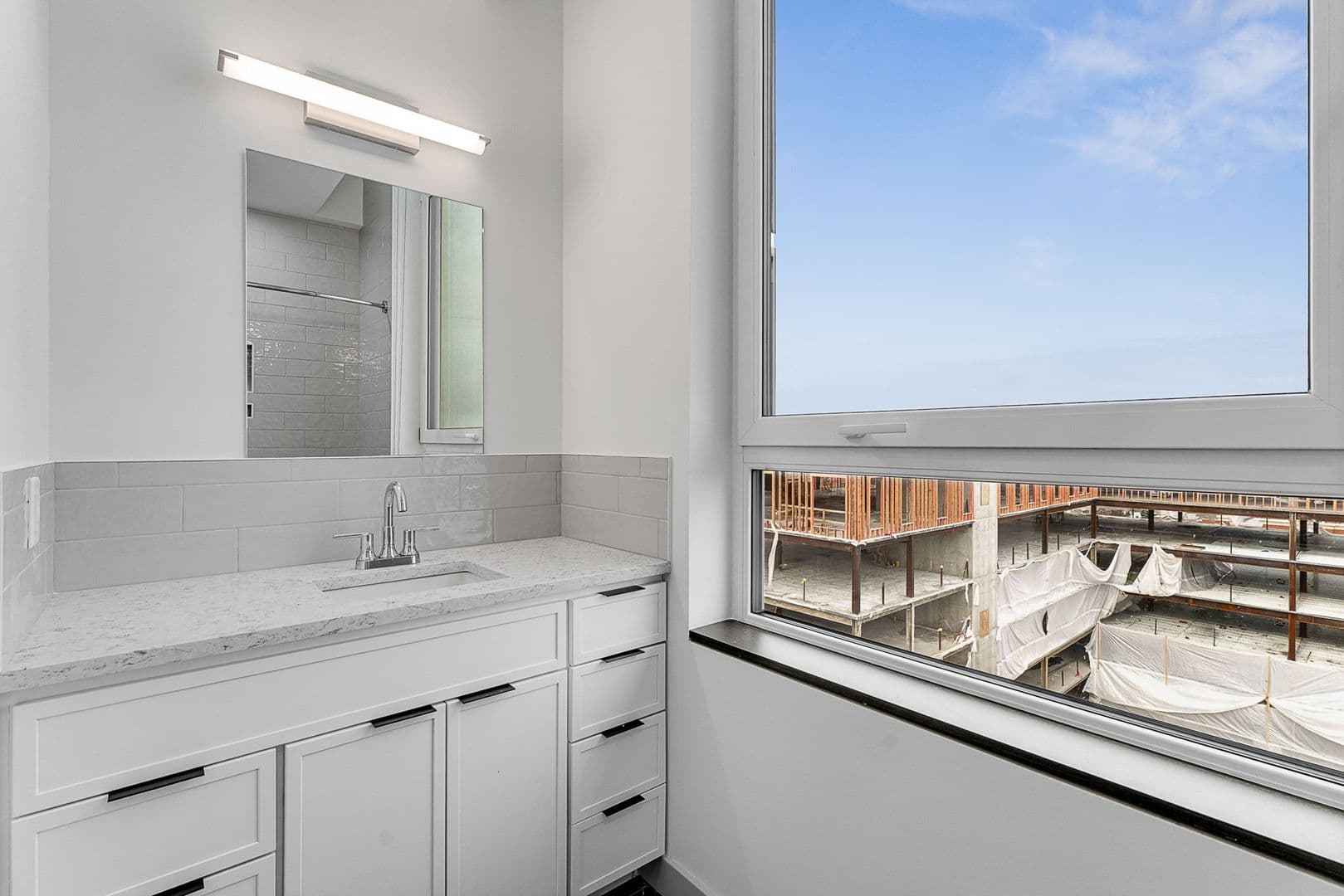 Burlington Apartment: 140 Bank Street