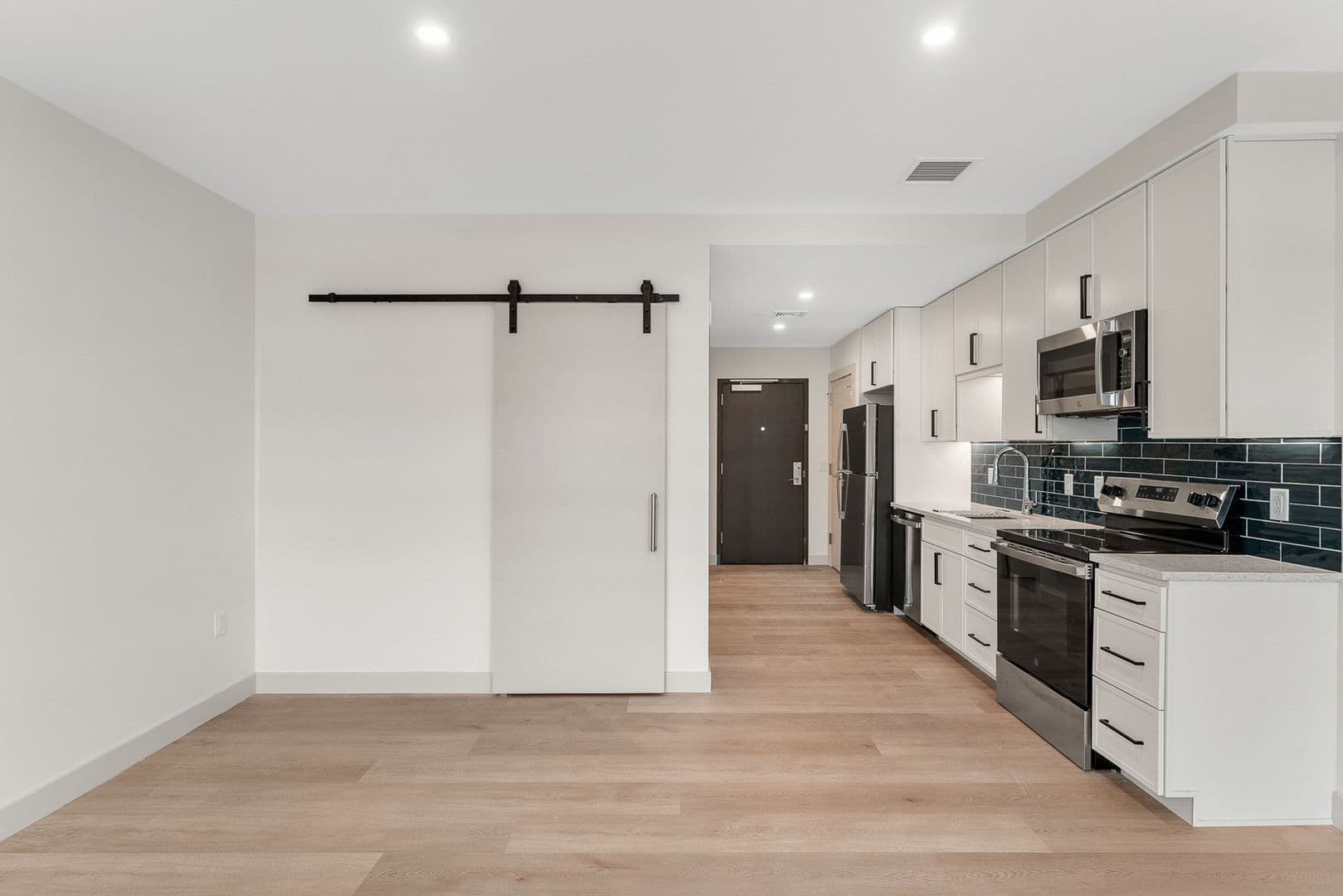 Burlington Apartment: 140 Bank Street