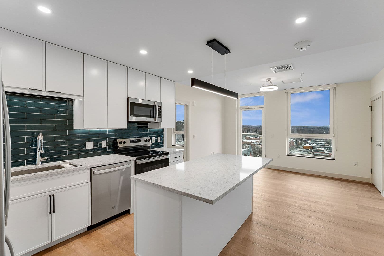 Burlington Apartment: 140 Bank Street