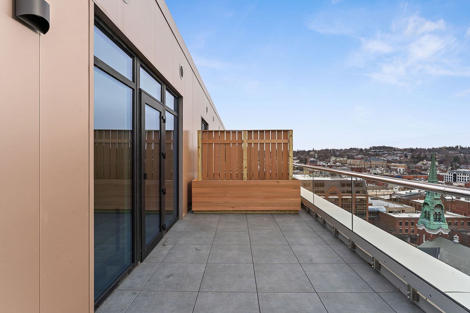 Burlington Apartment: 140 Bank Street