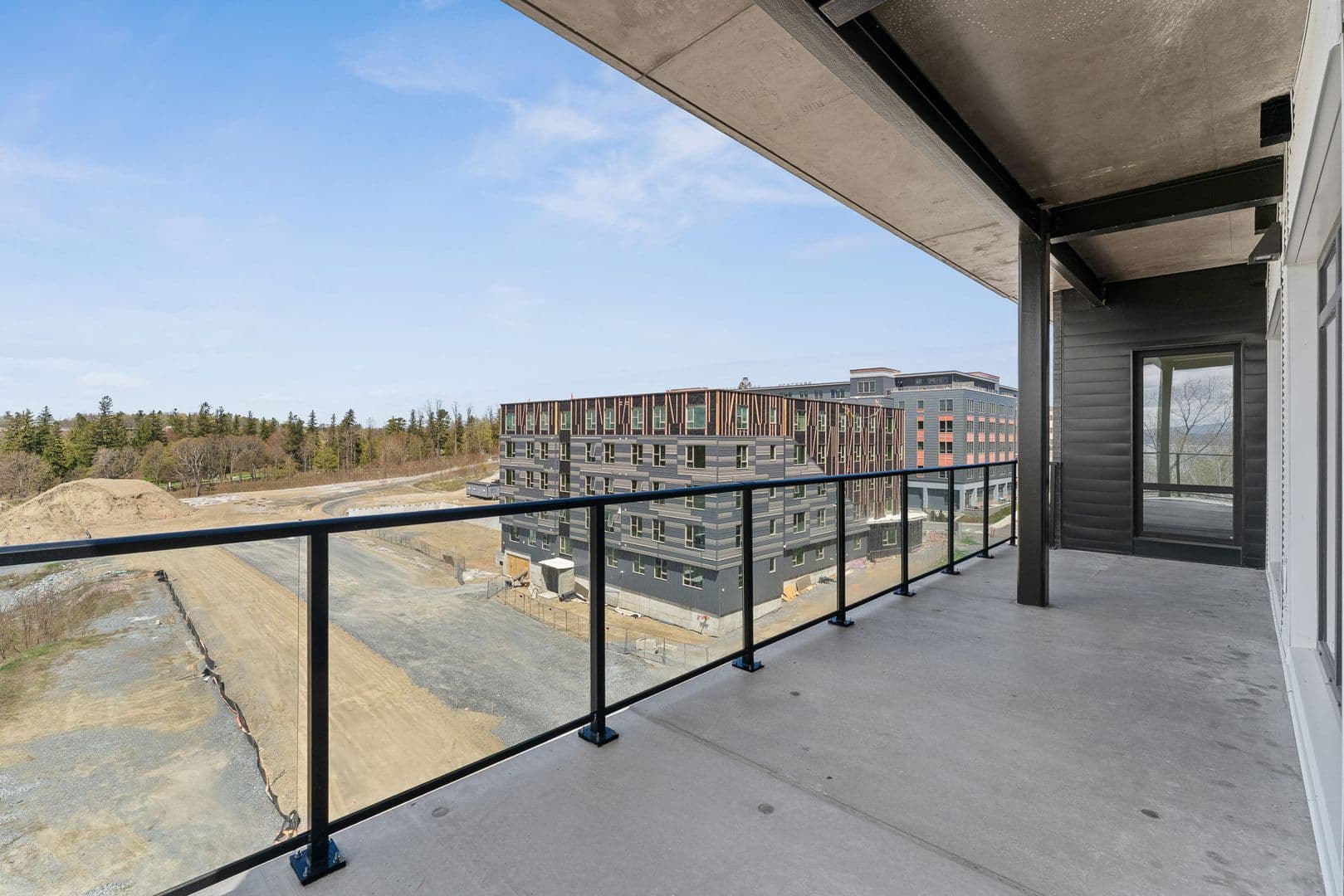 Burlington Apartment: 125 Cambrian Way