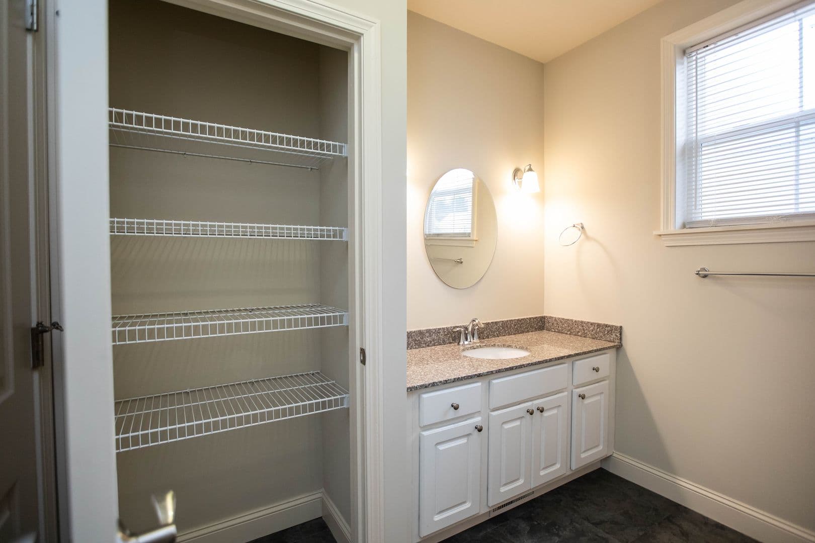 Burlington Apartment: 228 Bayberry Circle