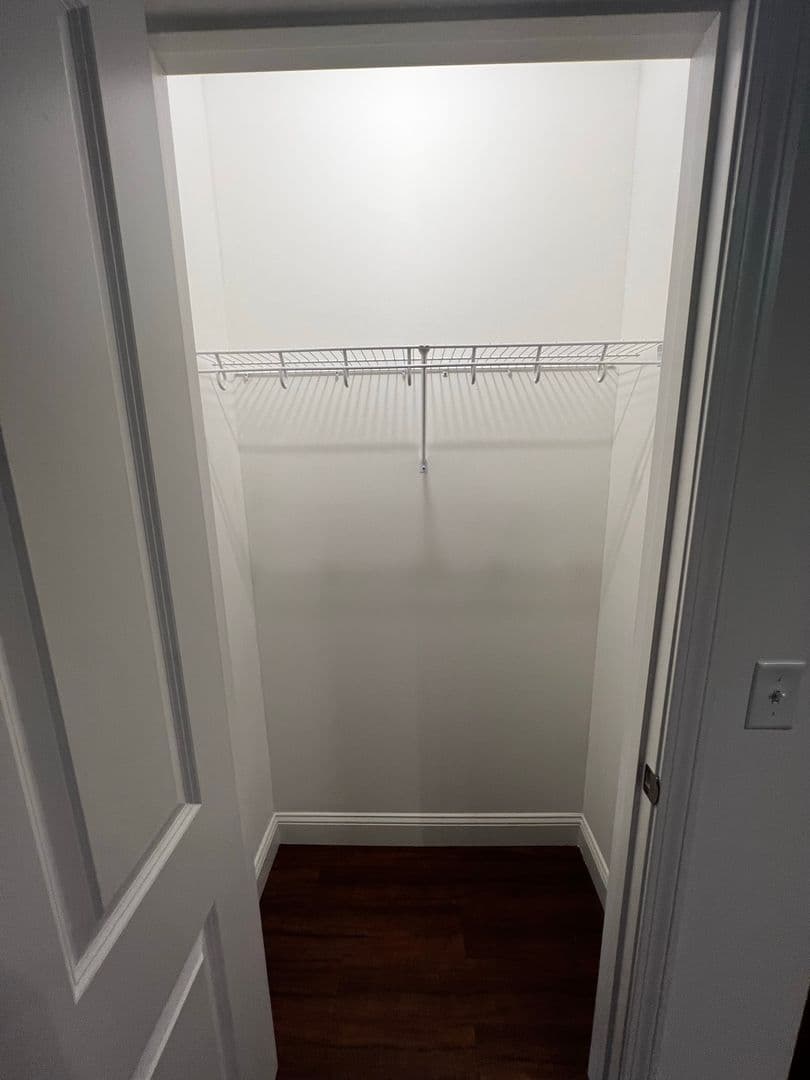 Burlington Apartment: 165 Winterberry Lane