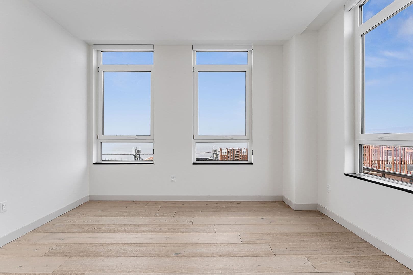 Burlington Apartment: 140 Bank Street