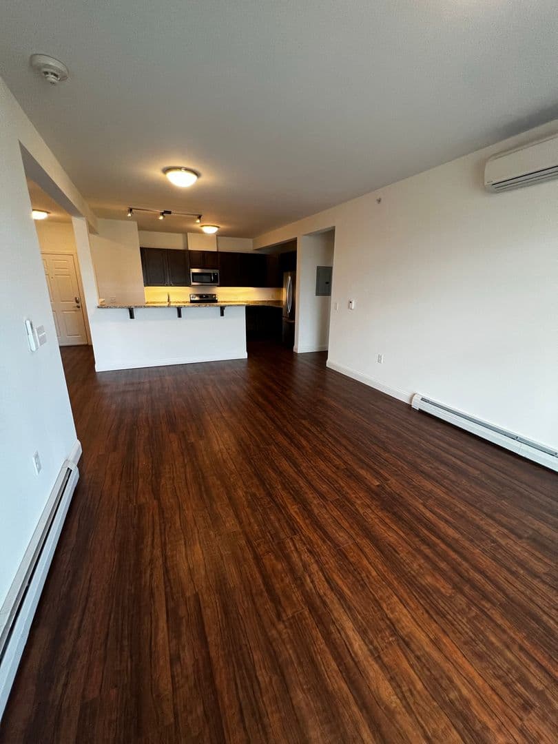 Burlington Apartment: 181 Winterberry Lane