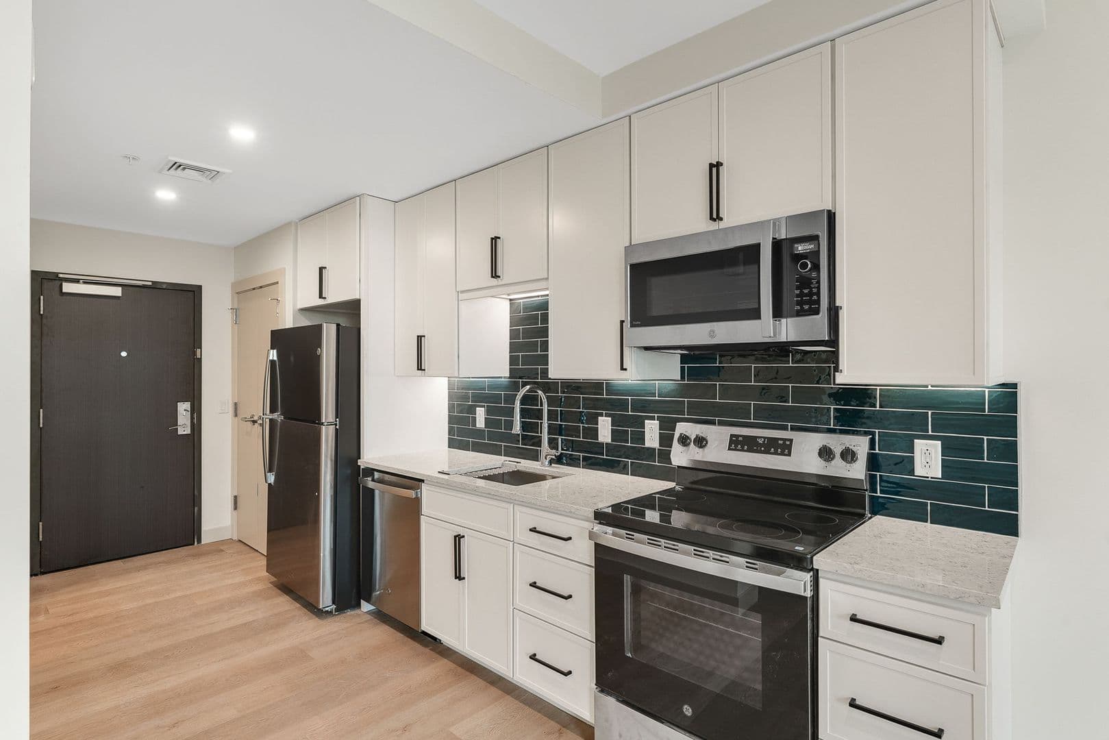 Burlington Apartment: 140 Bank Street