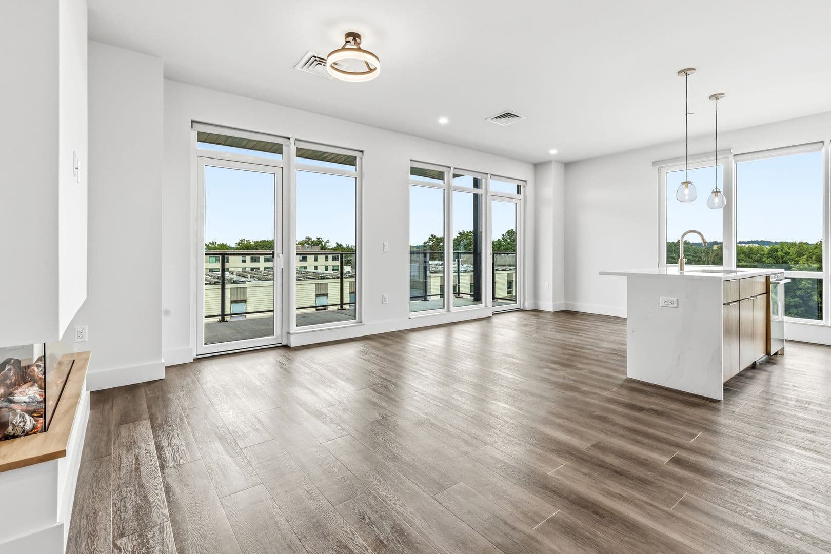 Burlington Apartment: 125 Cambrian Way