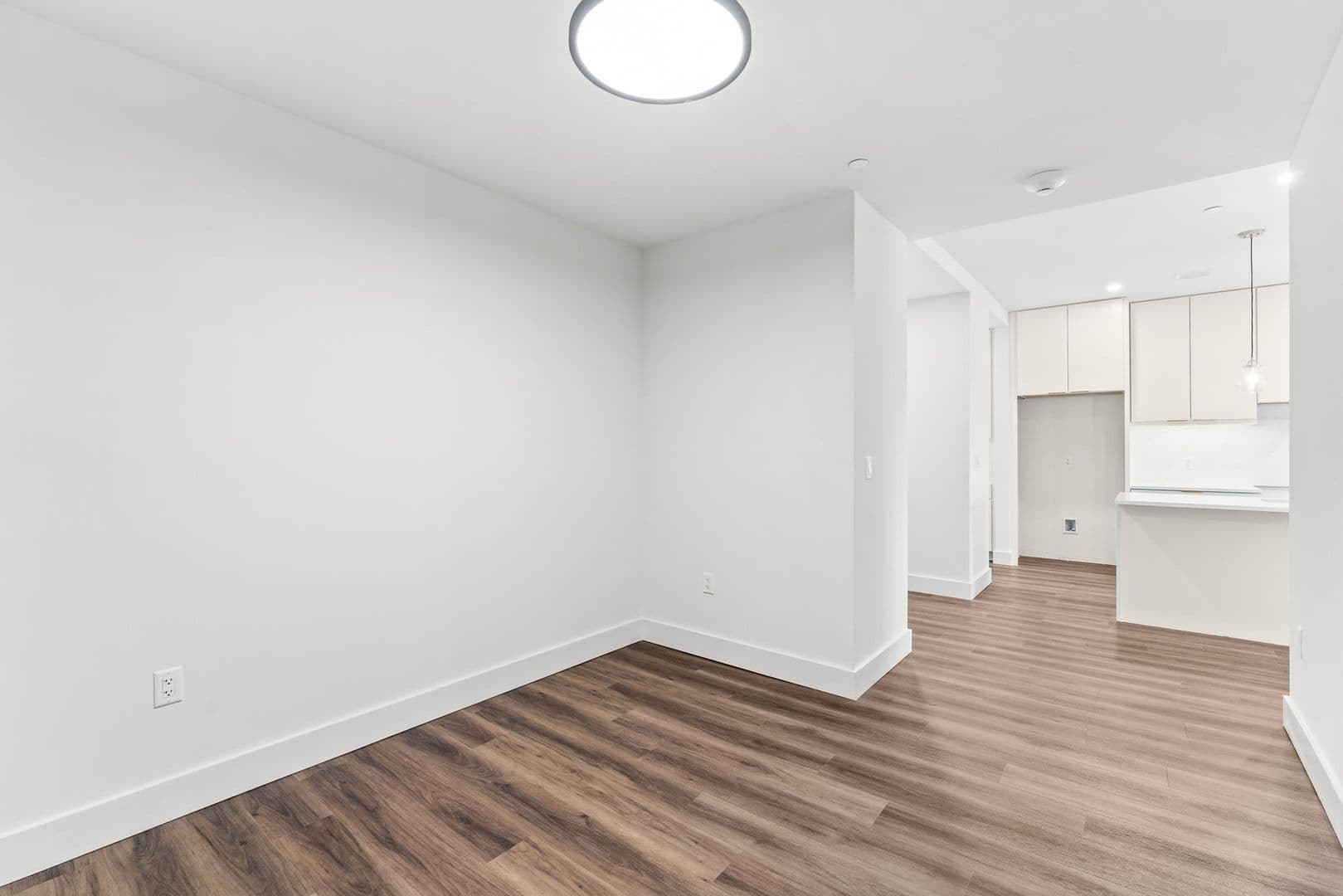 Burlington Apartment: 125 Cambrian Way