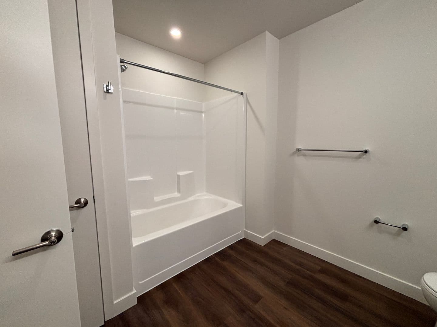 Burlington Apartment: 125 Cambrian Way