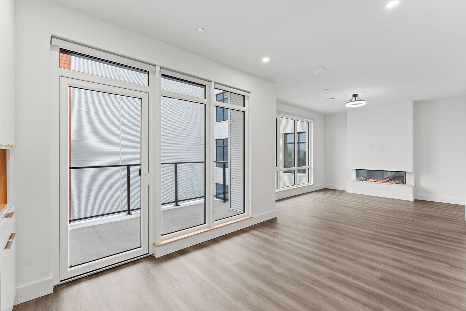Burlington Apartment: 125 Cambrian Way