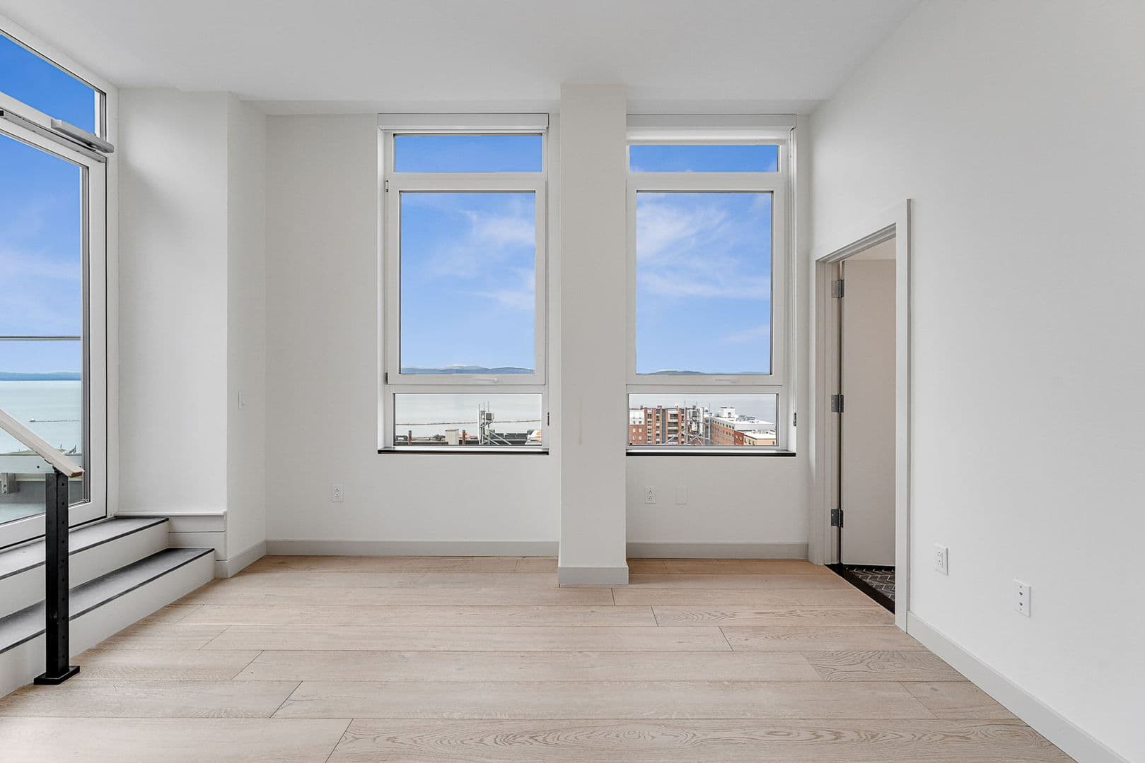 Burlington Apartment: 140 Bank Street
