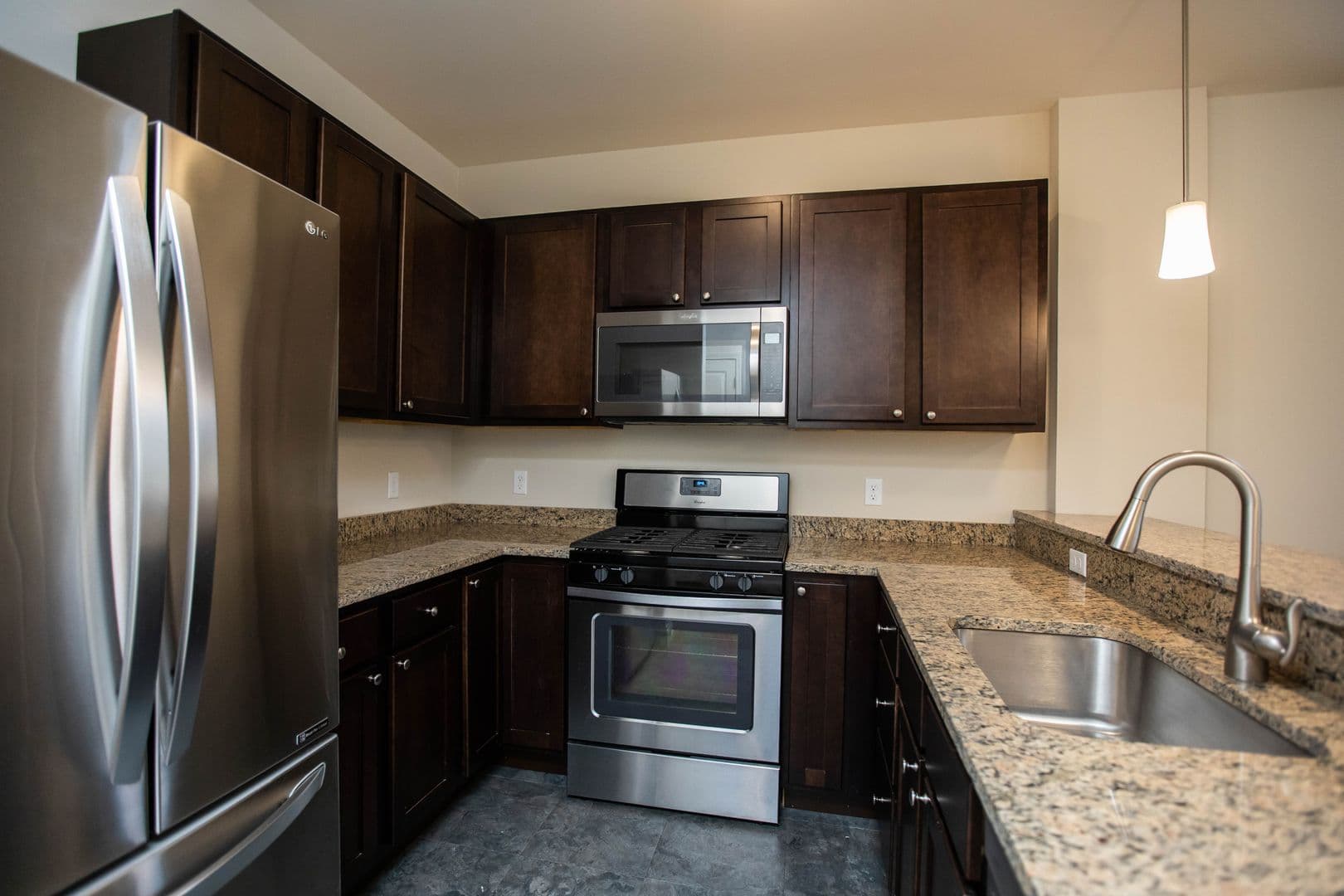 Burlington Apartment: 228 Bayberry Circle