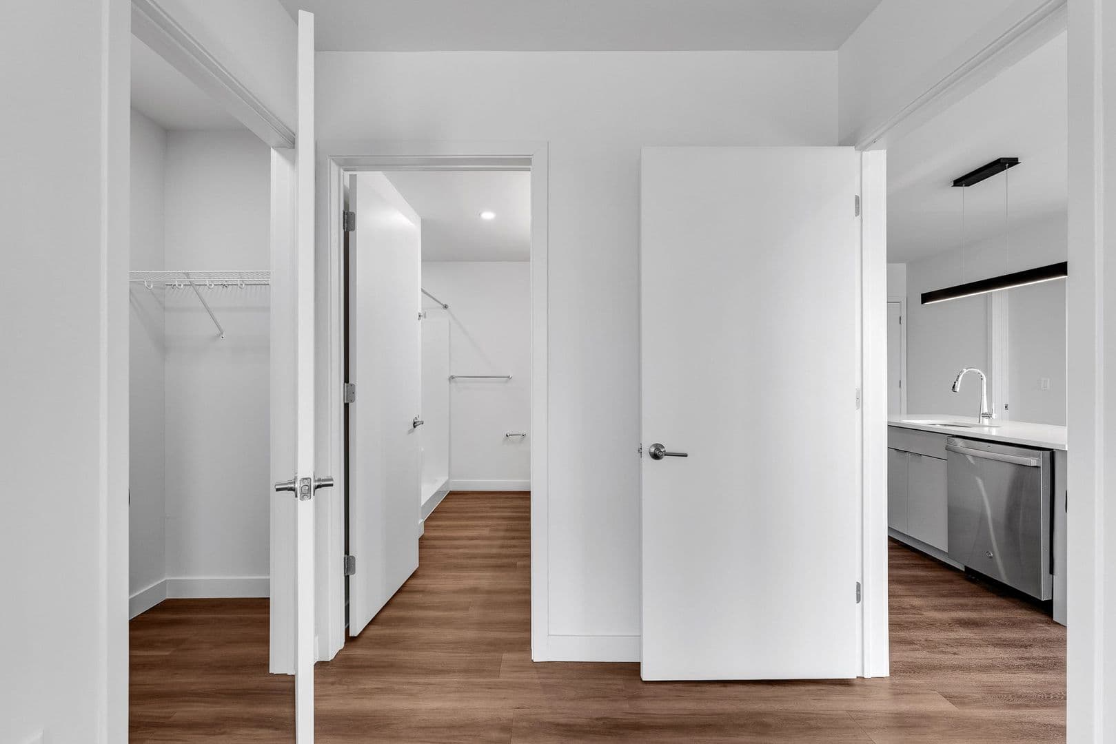 Burlington Apartment: 125 Cambrian Way