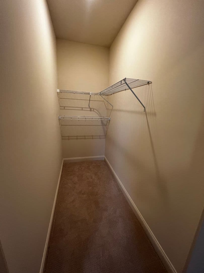 Burlington Apartment: 195 Bayberry Circle