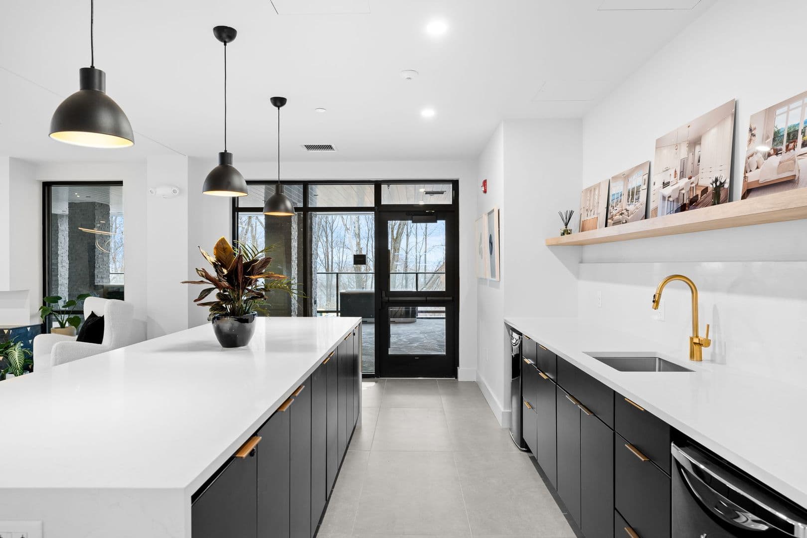 Burlington Apartment: 125 Cambrian Way