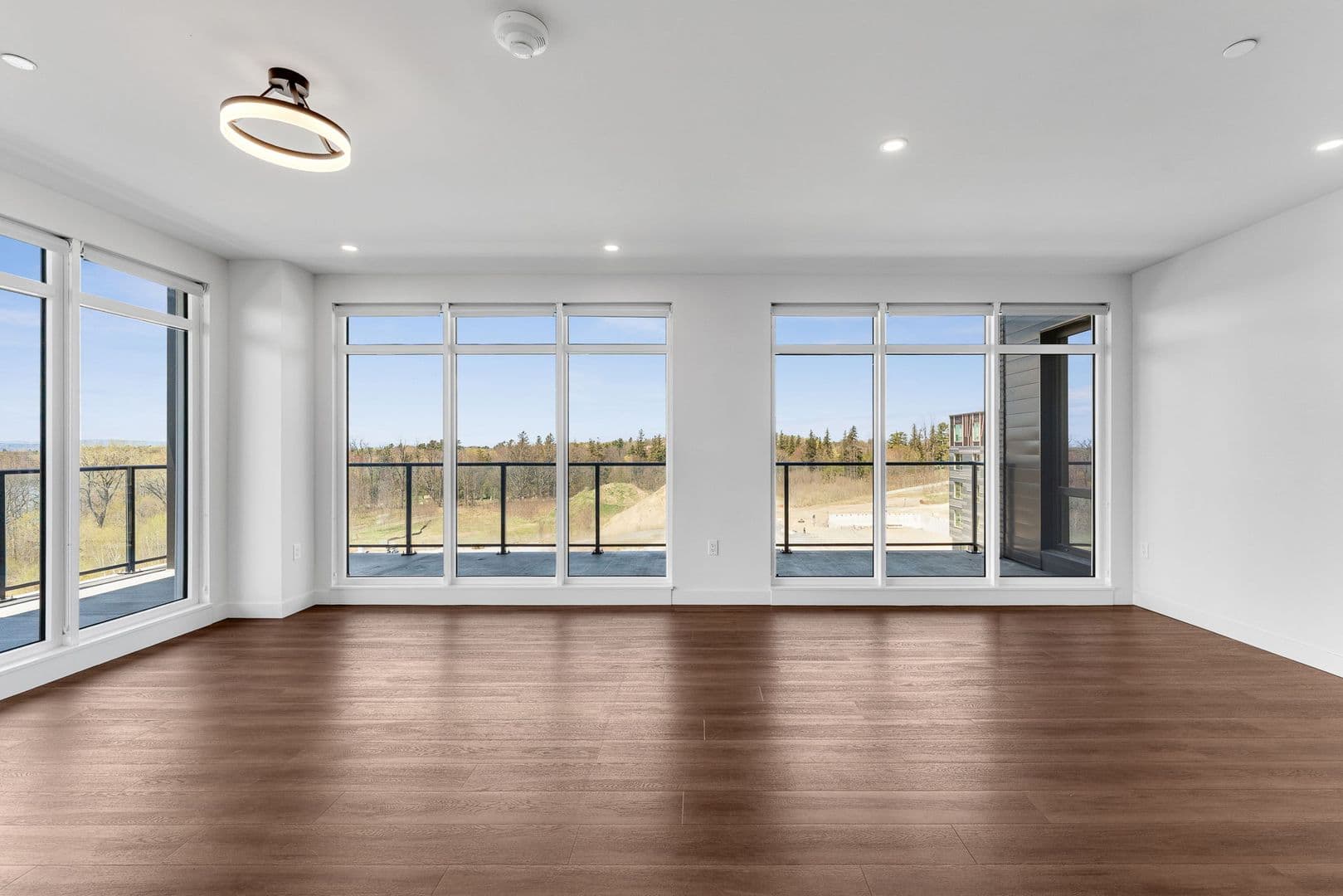 Burlington Apartment: 125 Cambrian Way