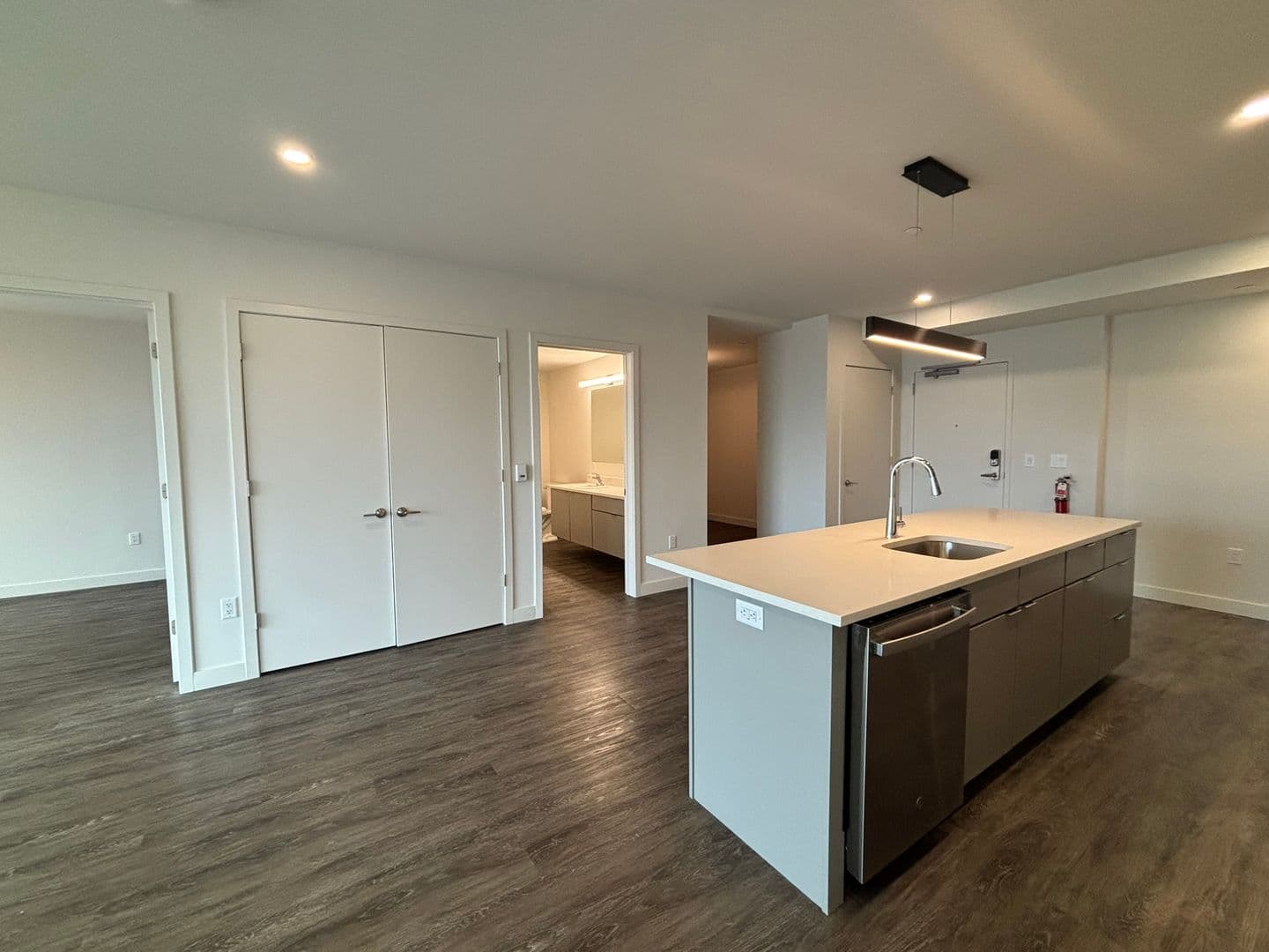 Burlington Apartment: 125 Cambrian Way