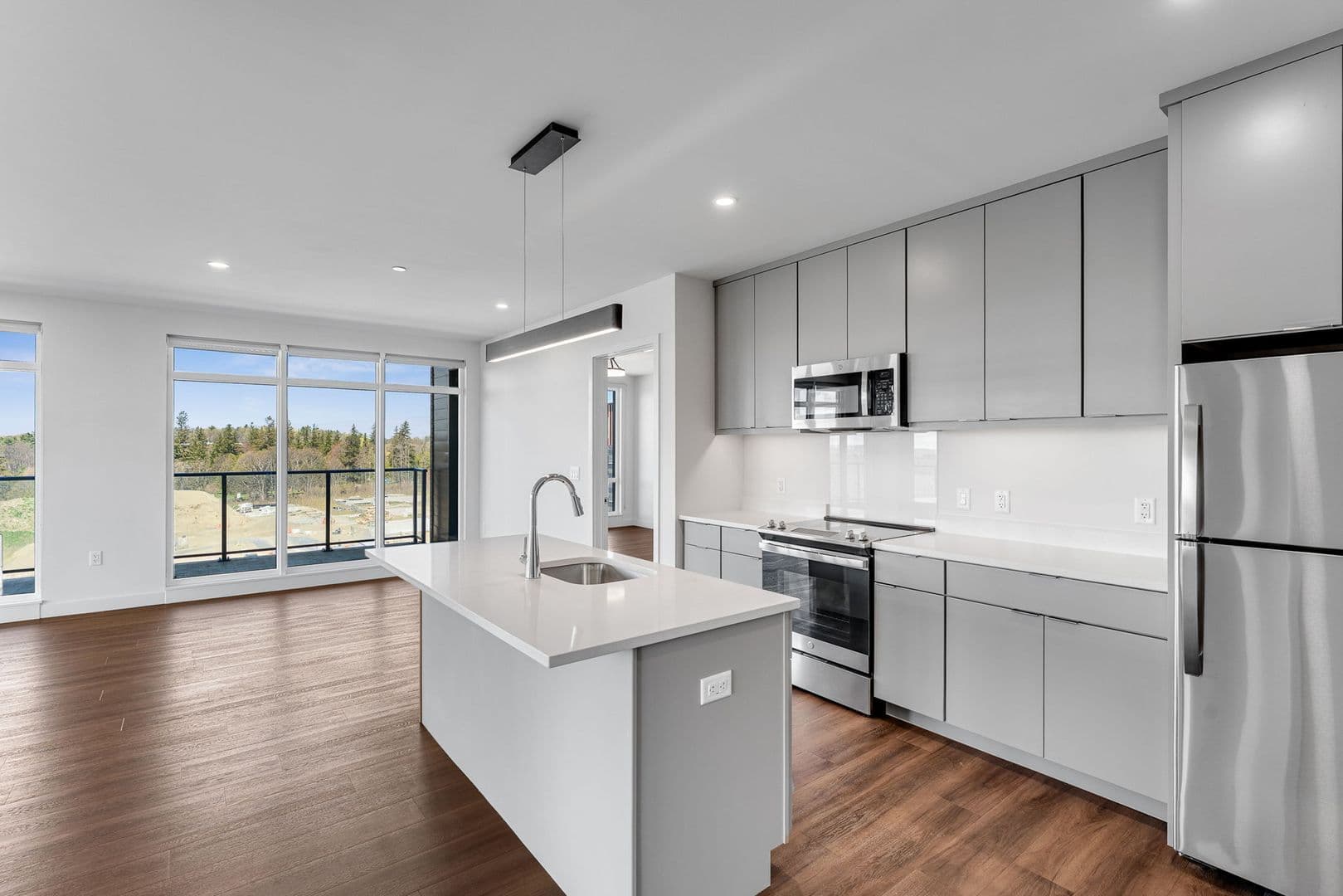 Burlington Apartment: 125 Cambrian Way