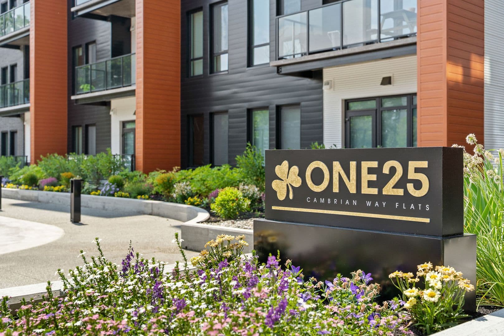 Burlington Apartment: 125 Cambrian Way