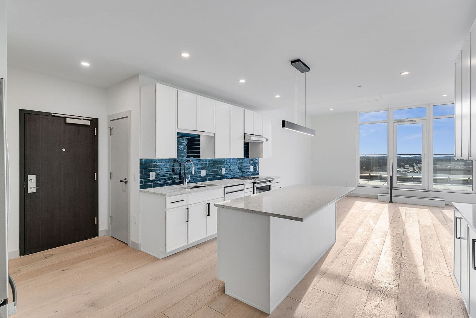 Burlington Apartment: 140 Bank Street