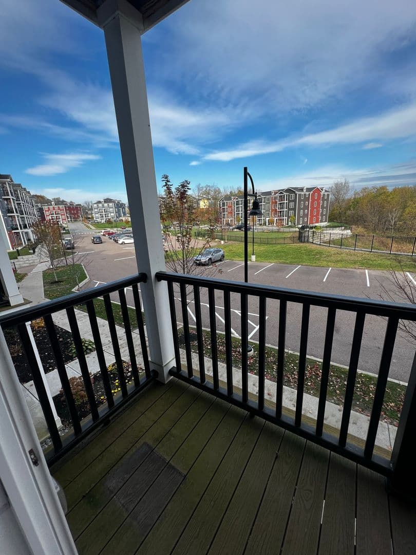 Burlington Apartment: 181 Winterberry Lane