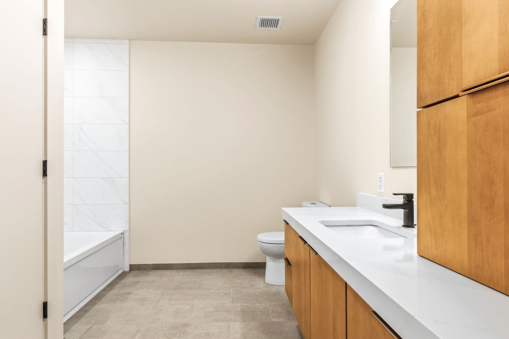 Burlington Apartment: 125 Cambrian Way
