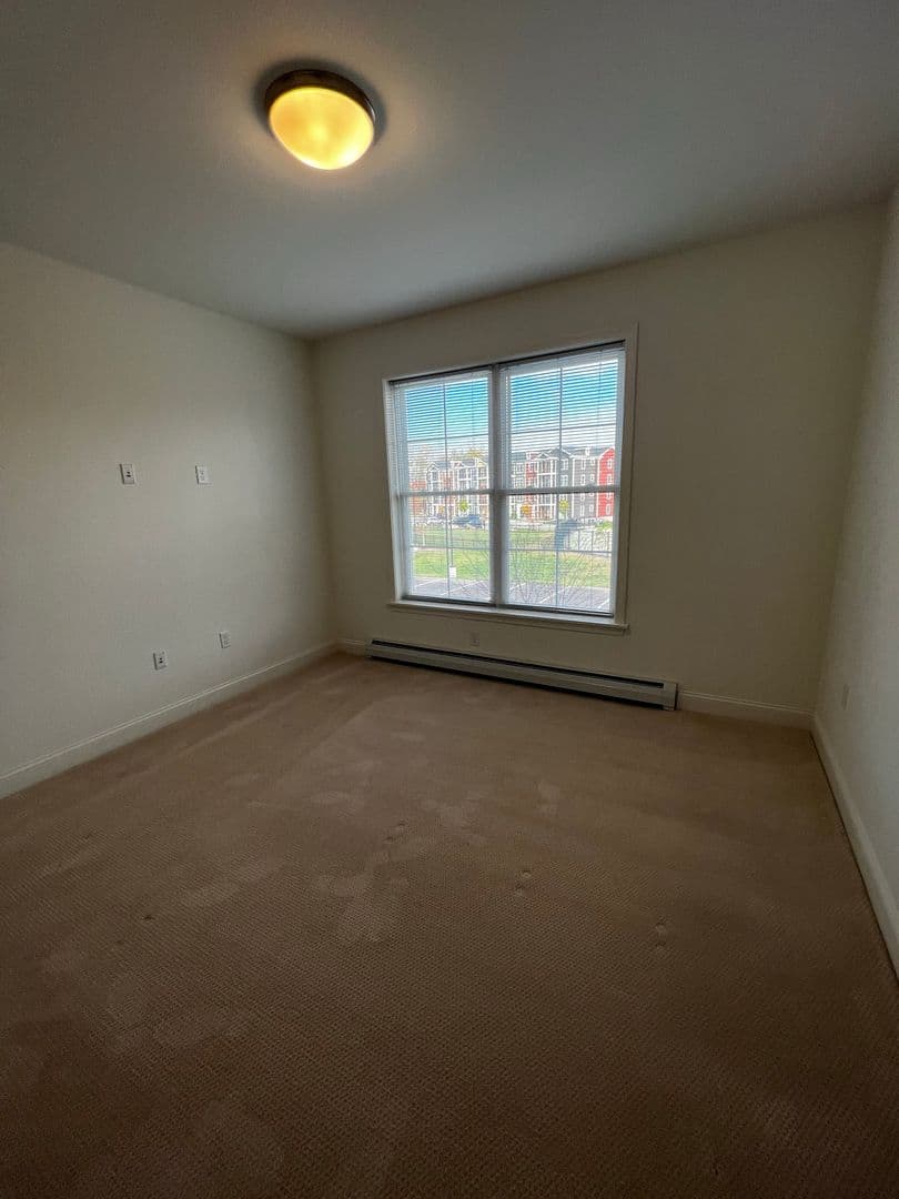 Burlington Apartment: 181 Winterberry Lane