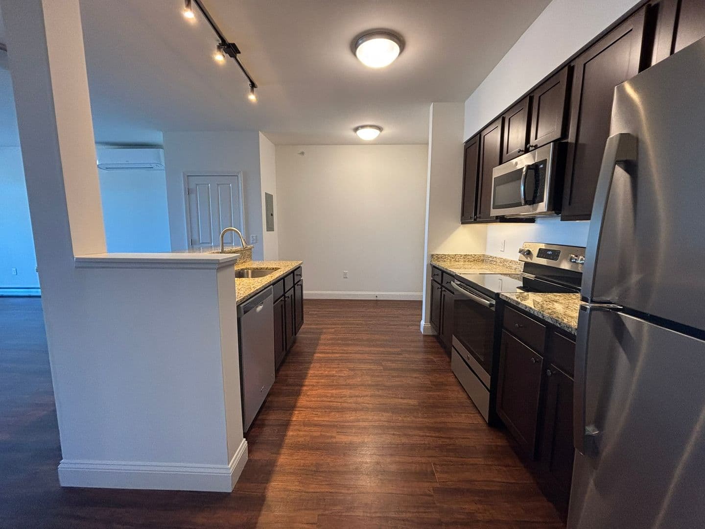 Burlington Apartment: 181 Winterberry Lane