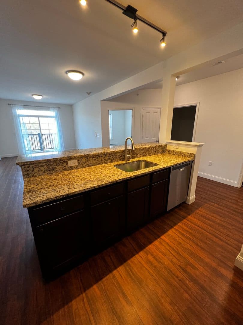 Burlington Apartment: 181 Winterberry Lane