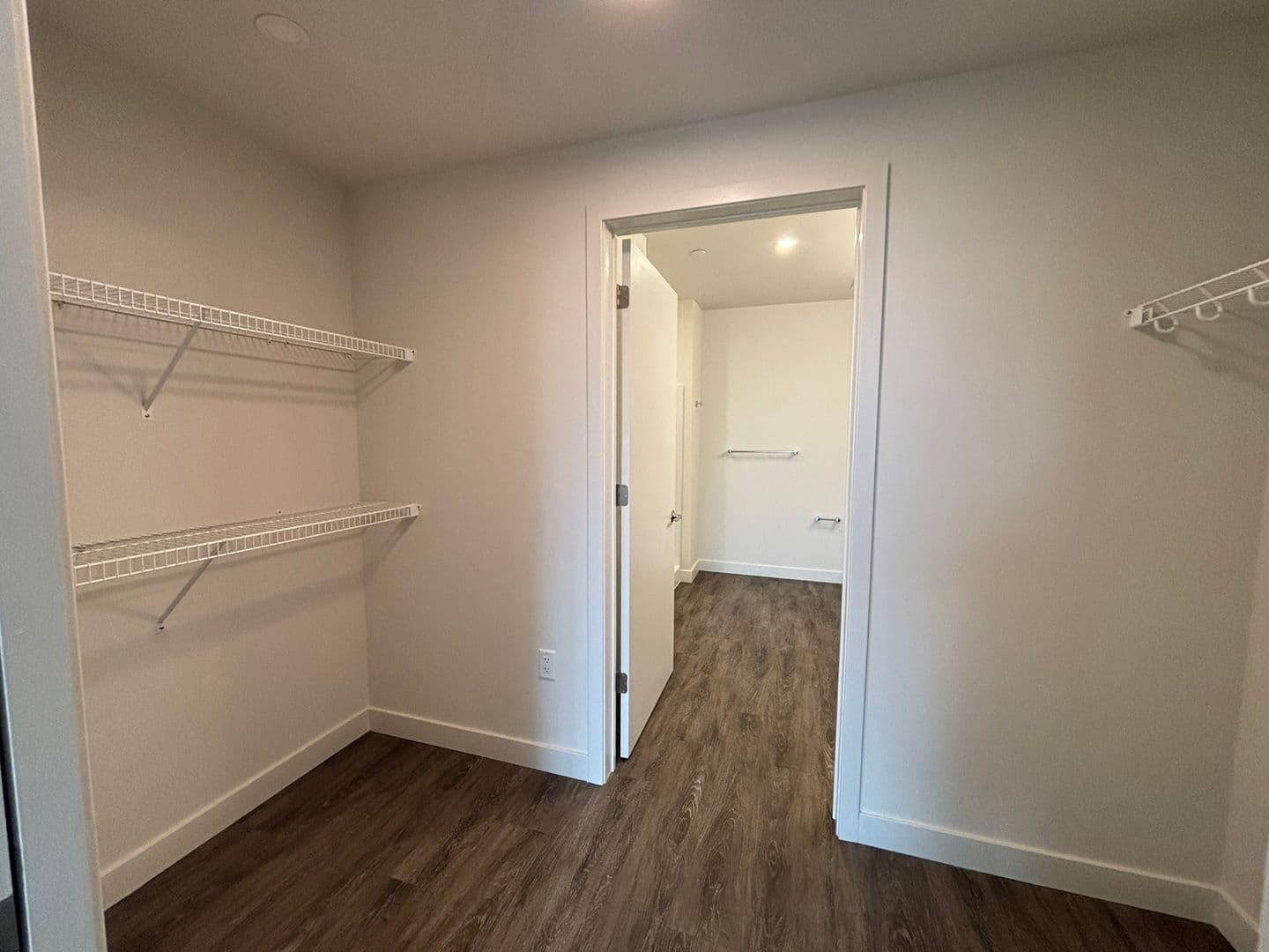 Burlington Apartment: 125 Cambrian Way