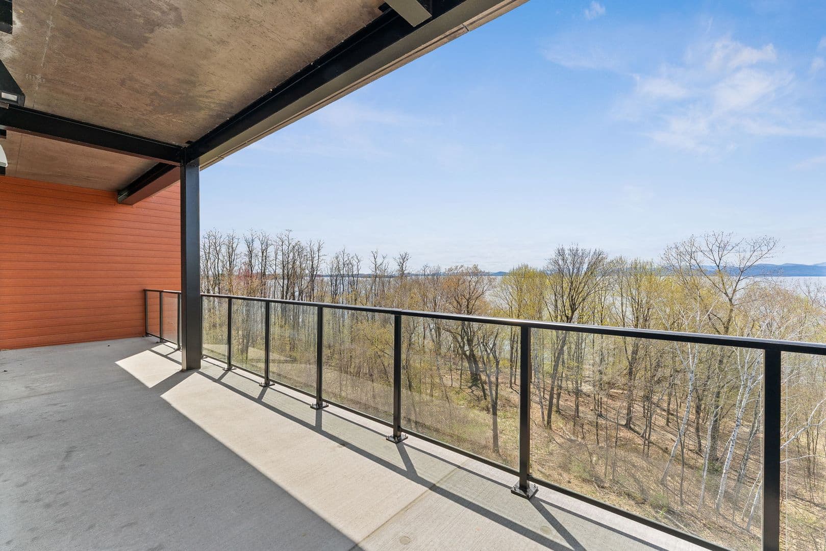 Burlington Apartment: 125 Cambrian Way