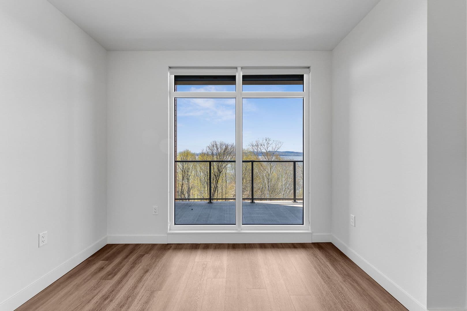 Burlington Apartment: 125 Cambrian Way