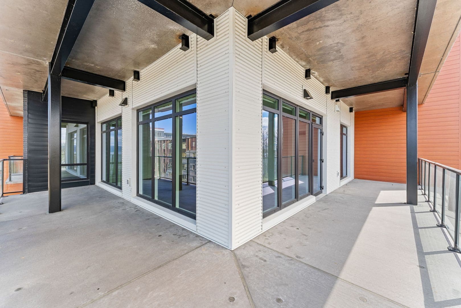Burlington Apartment: 125 Cambrian Way