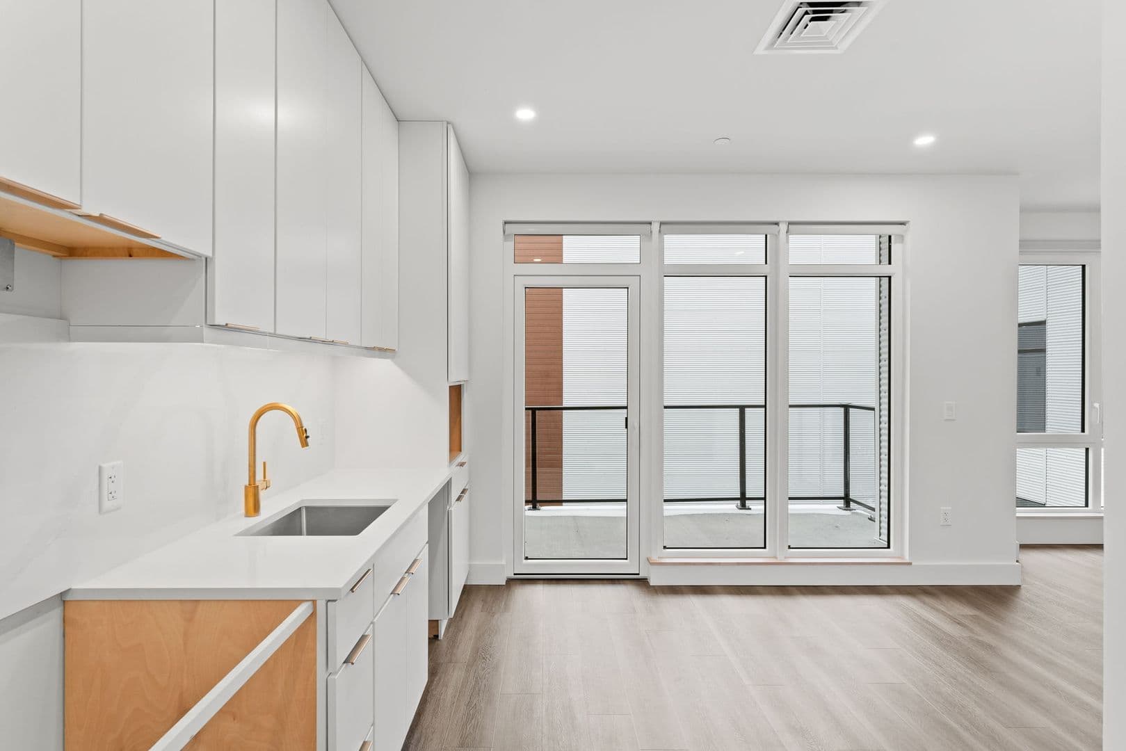 Burlington Apartment: 125 Cambrian Way