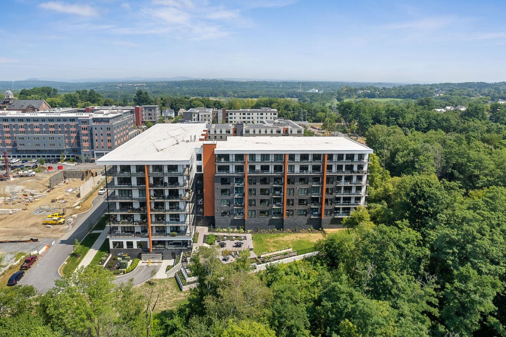 Burlington Apartment: 125 Cambrian Way