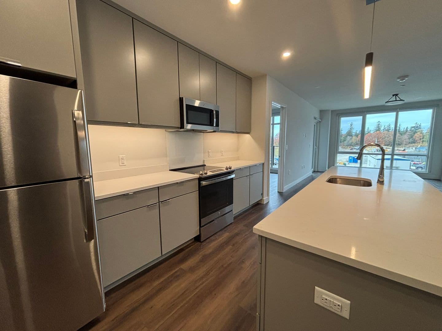 Burlington Apartment: 125 Cambrian Way