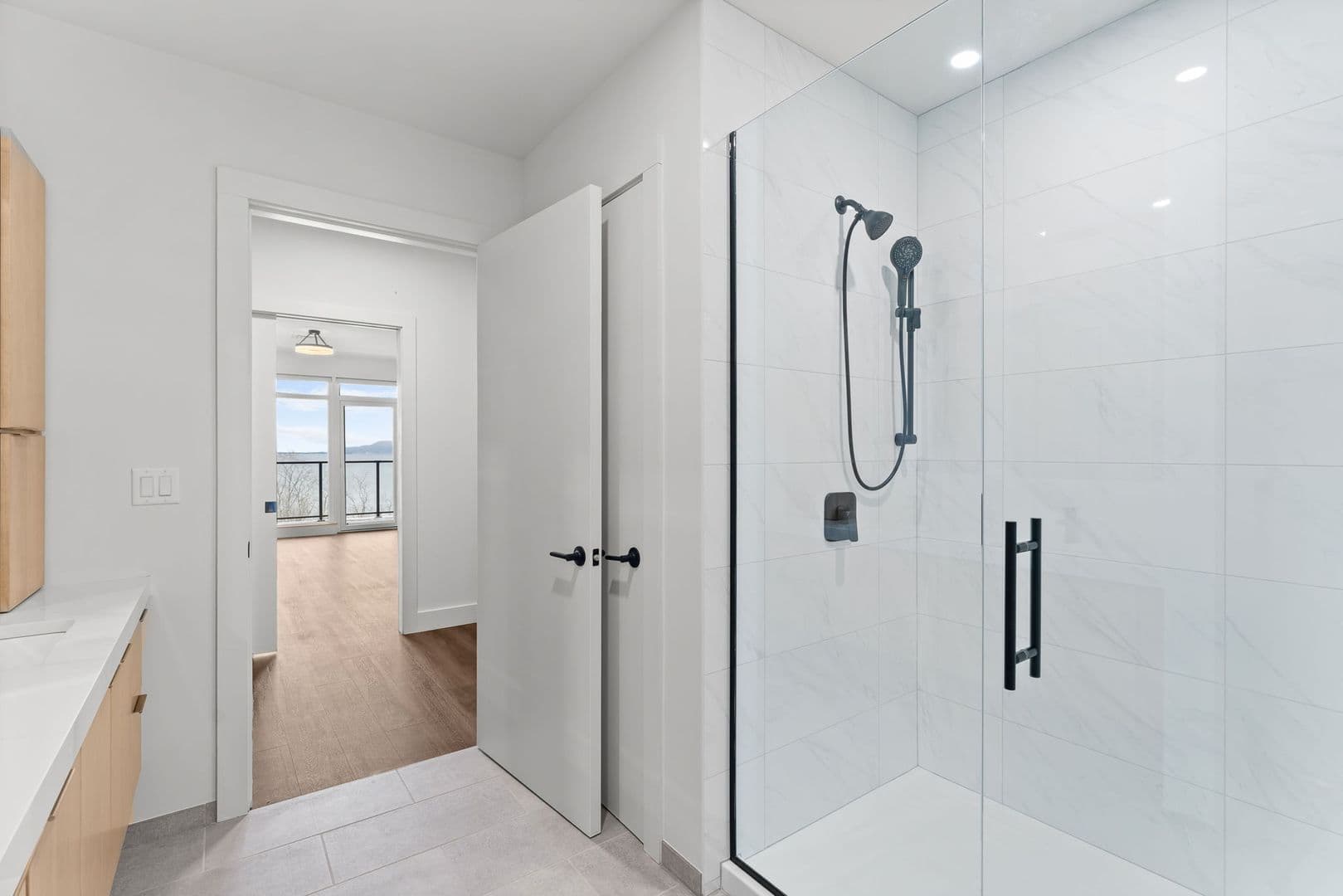 Burlington Apartment: 125 Cambrian Way