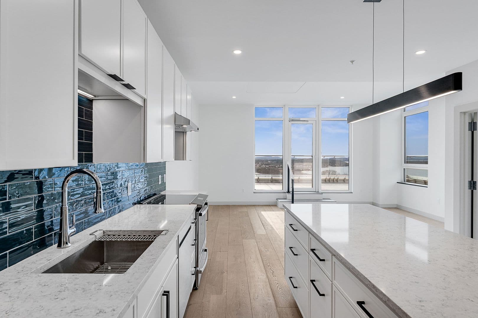 Burlington Apartment: 140 Bank Street