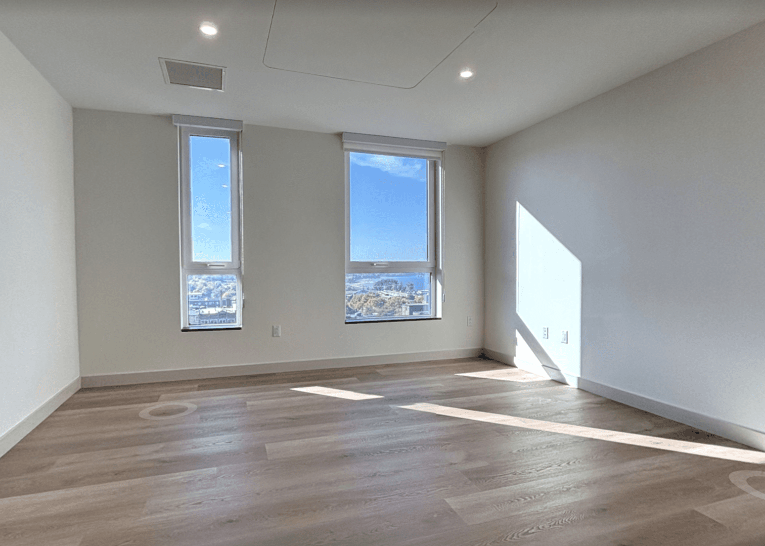 Burlington Apartment: 140 Bank Street