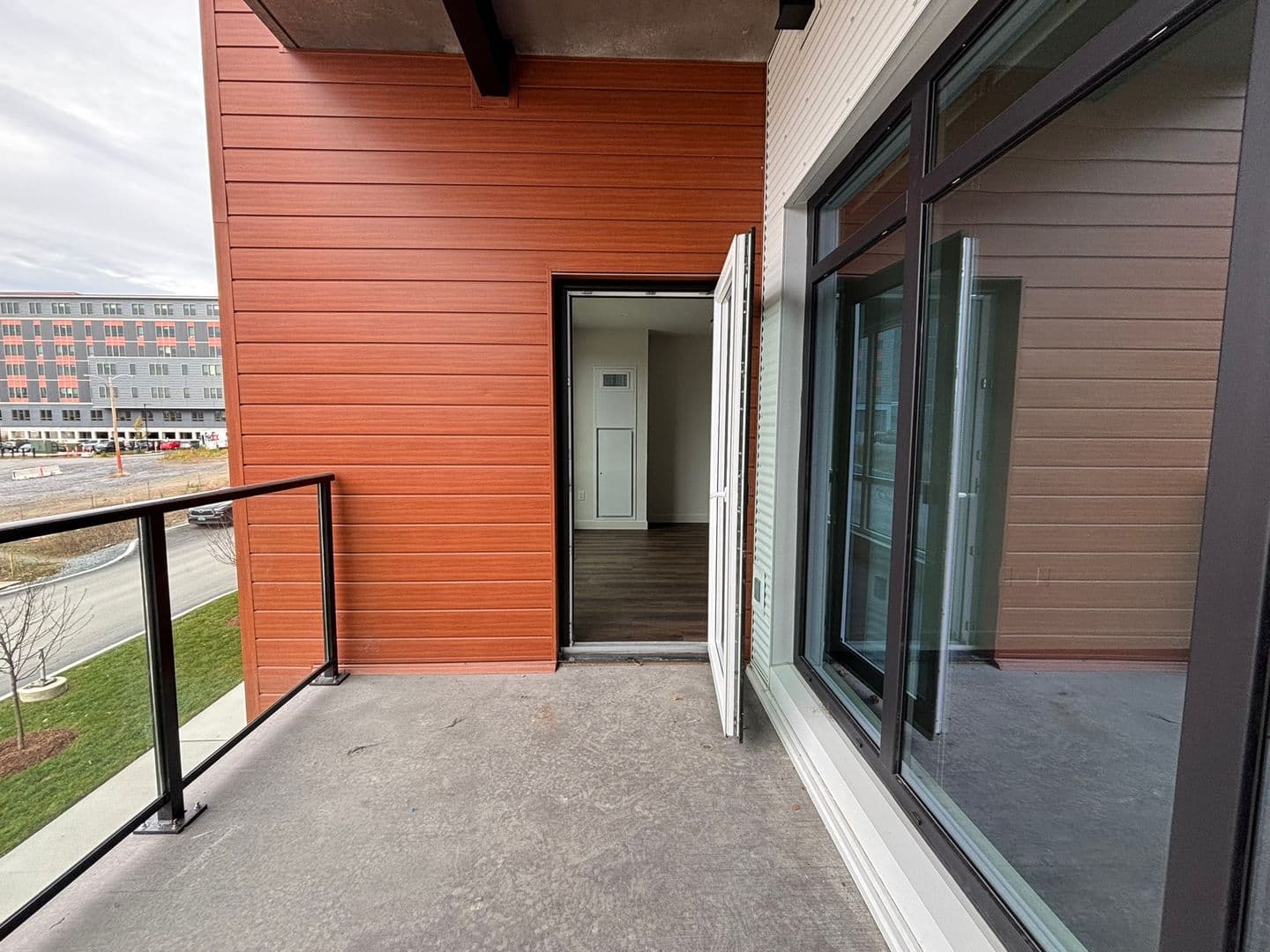 Burlington Apartment: 125 Cambrian Way