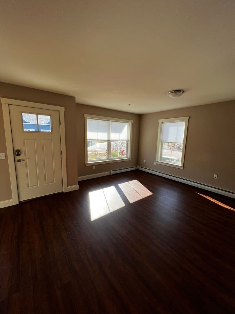 South Burlington Apartment: 127 Churchill Street
