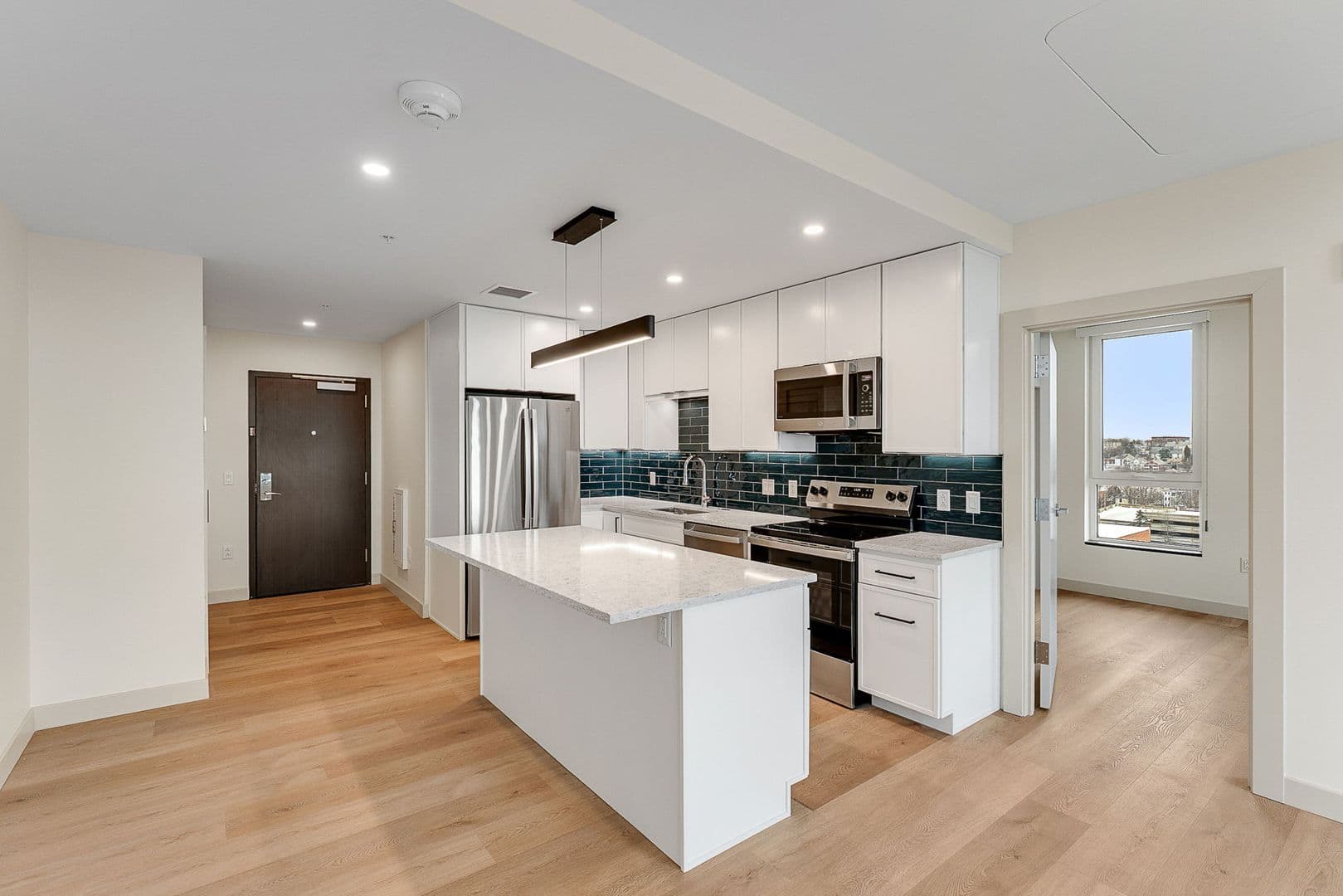 Burlington Apartment: 140 Bank Street